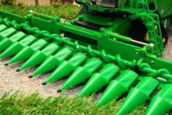 43310 Britains 'Prestige Collection' John Deere X9 1100 Combine Harvester -Britains 43310BritainsJohnDeereX91100CombineHarvesterPIC19