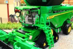 43310 Britains 'Prestige Collection' John Deere X9 1100 Combine Harvester -Britains 43310BritainsJohnDeereX91100CombineHarvesterPIC5