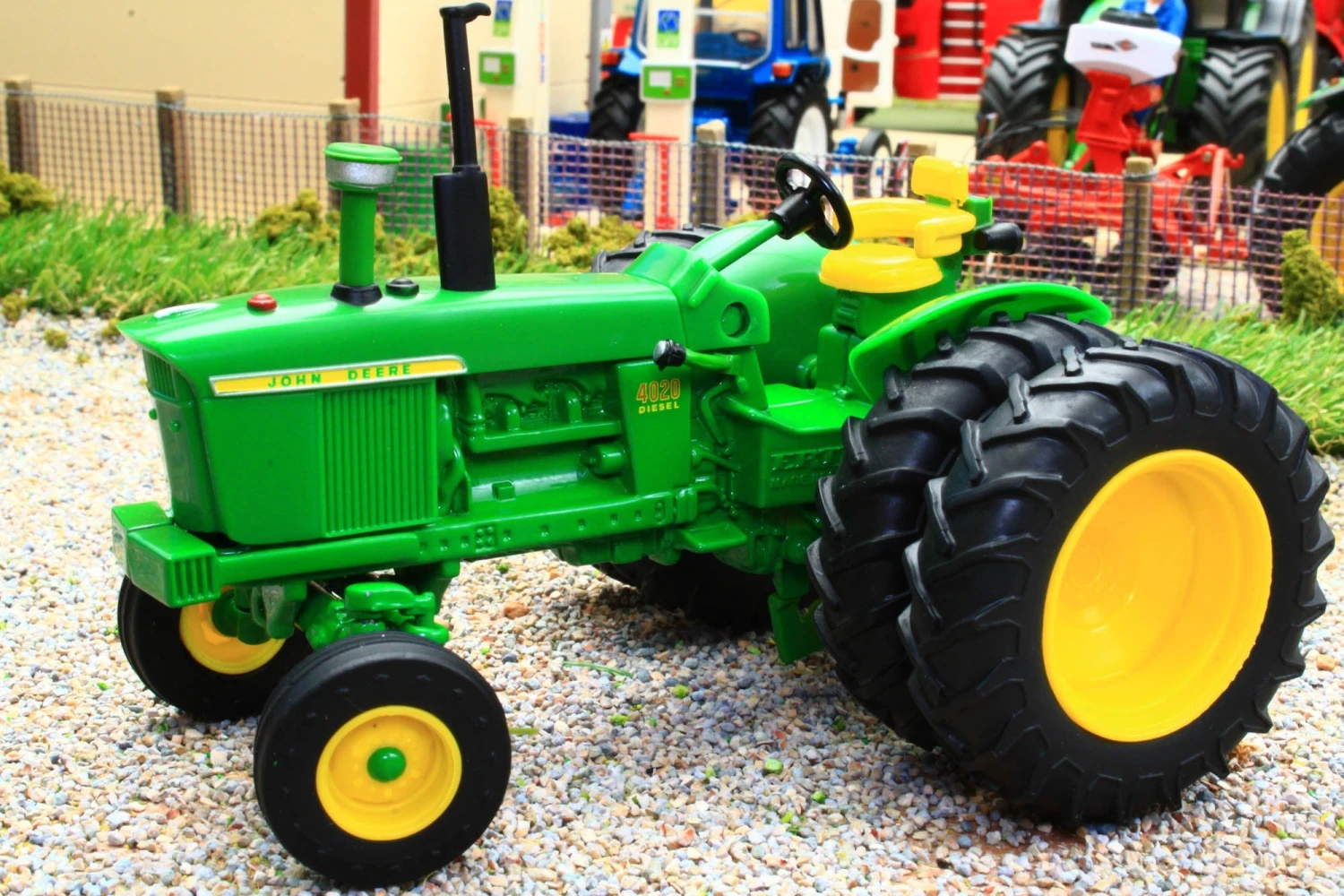 43311 Britains John Deere 4020 Tractor With Rear Duals 3 43311 Britains John Deere 4020 Tractor With Rear Duals