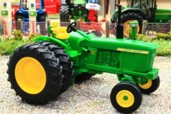 43311 Britains John Deere 4020 Tractor With Rear Duals 14 43311 Britains John Deere 4020 Tractor With Rear Duals -Britains 43311BritainsJohnDeere4020TractorRearDualsPic4