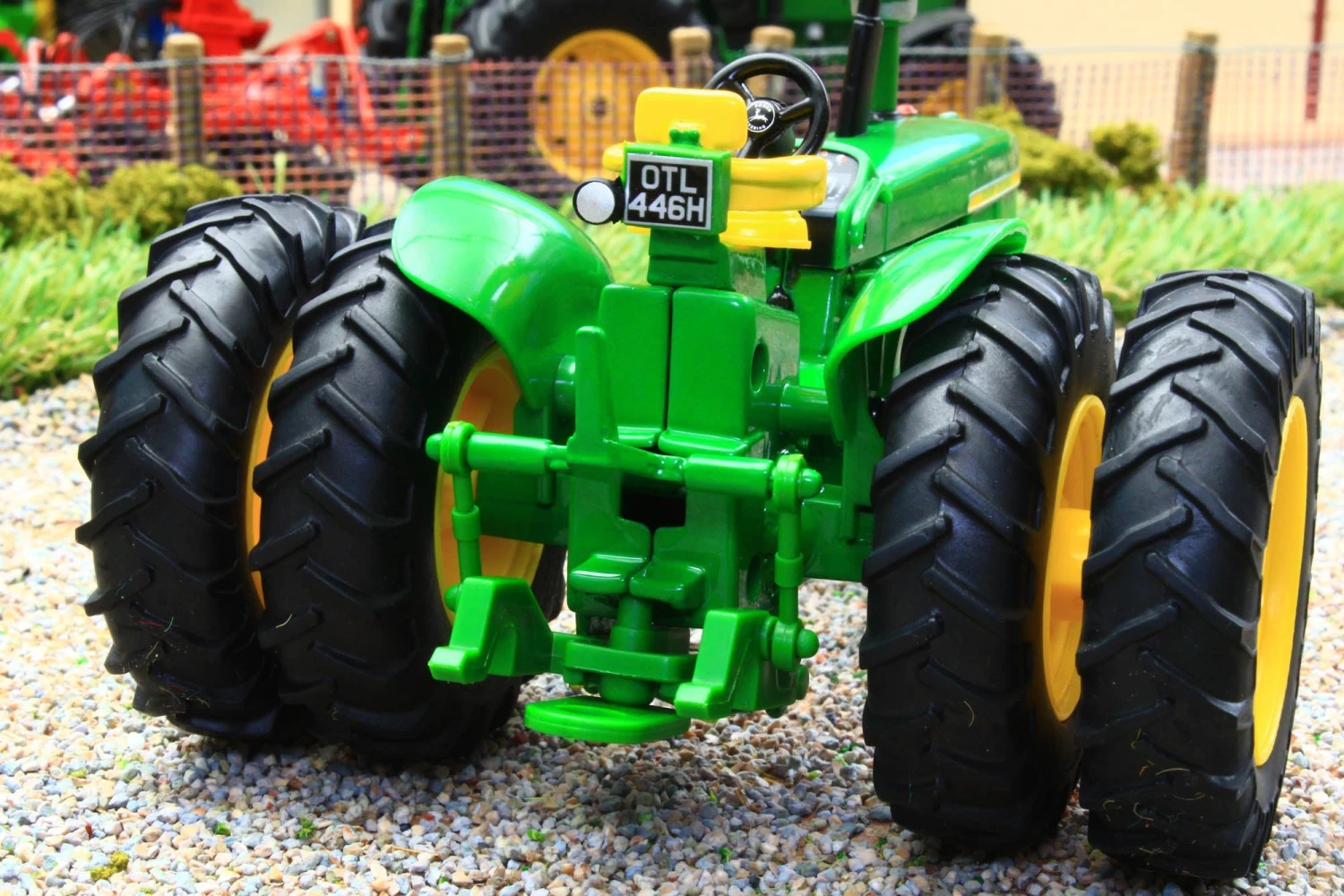43311 Britains John Deere 4020 Tractor With Rear Duals 8 43311 Britains John Deere 4020 Tractor With Rear Duals - Image 6