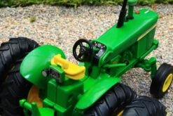 MS-43311 Britains John Deere 4020 Tractor With Rear Duals -Britains 43311BritainsJohnDeere4020TractorRearDualsPic7 ee699cd7 7a57 4c82 bdd1 118f5c9c9264