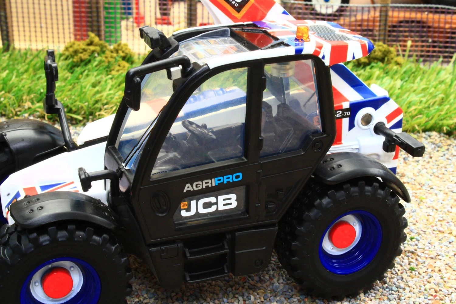43317 Britains Limited Edition JCB Agri-Pro Loadall 75th Anniversary Union Jack Model ** 10% Off! ** 9 43317 Britains Limited Edition JCB Agri-Pro Loadall 75th Anniversary Union Jack Model ** 10% Off! ** - Image 7