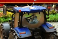 43319 Weathered Britains New Holland T6-180 Blue Power Tractor NEW! 22 43319 Weathered Britains New Holland T6-180 Blue Power Tractor NEW! -Britains 43319WeatheredBritainsNewHollandT6 180BluePowerTractorPic10