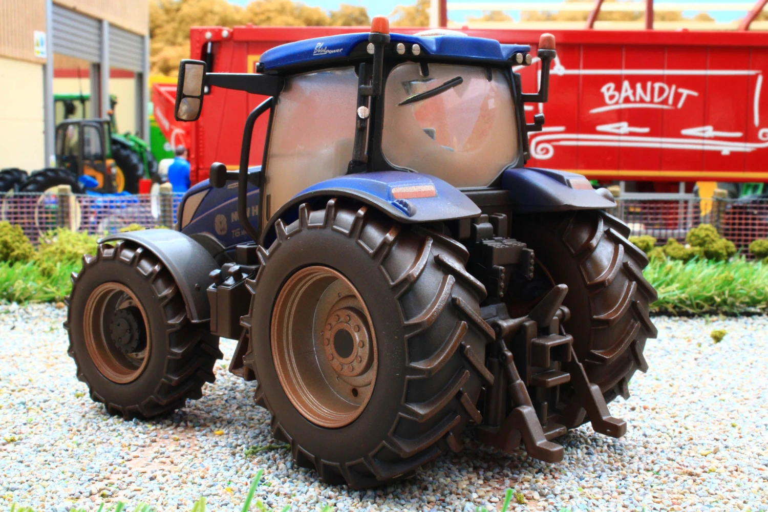 43319 Weathered Britains New Holland T6-180 Blue Power Tractor NEW! 4 43319 Weathered Britains New Holland T6-180 Blue Power Tractor NEW! - Image 2