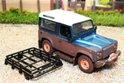 43321 Britains Muddy Land Rover Defender -Britains 43321BritainsMuddyLandRoverDefender90withroofrackandwinchNewPic10