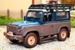 43321 Britains Muddy Land Rover Defender -Britains 43321BritainsMuddyLandRoverDefender90withroofrackandwinchNewPic4