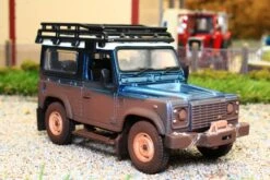 43321 Britains Muddy Land Rover Defender -Britains 43321BritainsMuddyLandRoverDefender90withroofrackandwinchNewPic6
