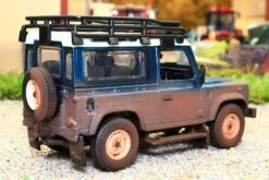 43321 Britains Muddy Land Rover Defender -Britains 43321BritainsMuddyLandRoverDefender90withroofrackandwinchNewPic7