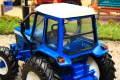 43322 Britains Ford TW20 4WD Tractor 30 43322 Britains Ford TW20 4WD Tractor -Britains 43322BritainsFordTW204WDTractorPic10