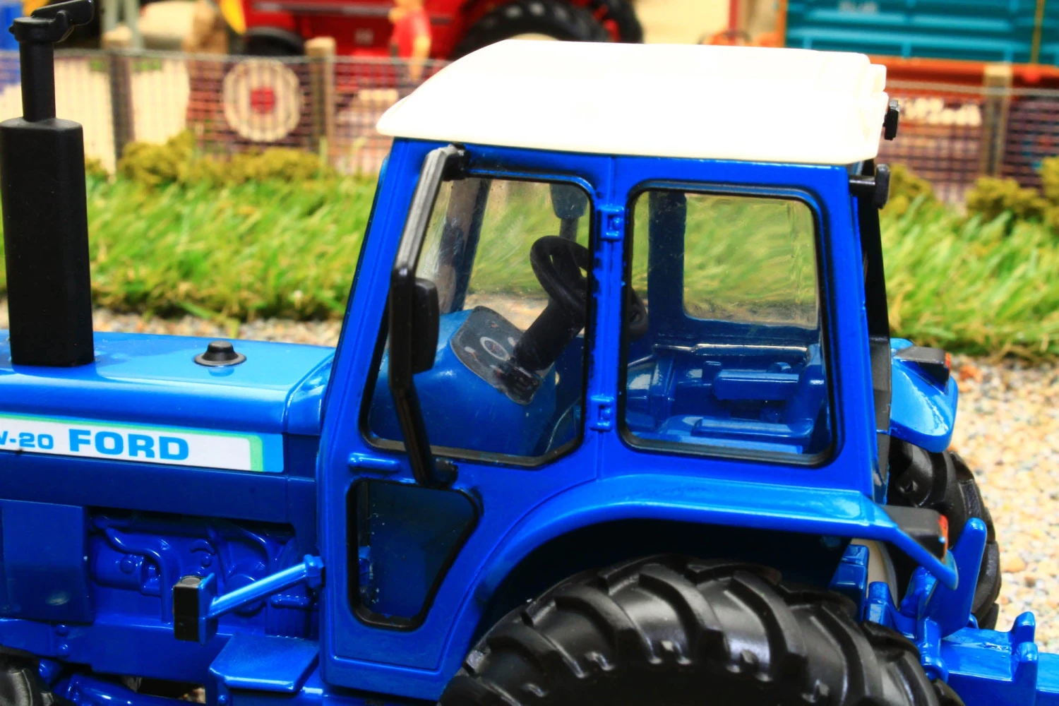 43322 Britains Ford TW20 4WD Tractor 13 43322 Britains Ford TW20 4WD Tractor - Image 11