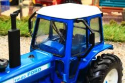 43322 Britains Ford TW20 4WD Tractor 32 43322 Britains Ford TW20 4WD Tractor -Britains 43322BritainsFordTW204WDTractorPic12