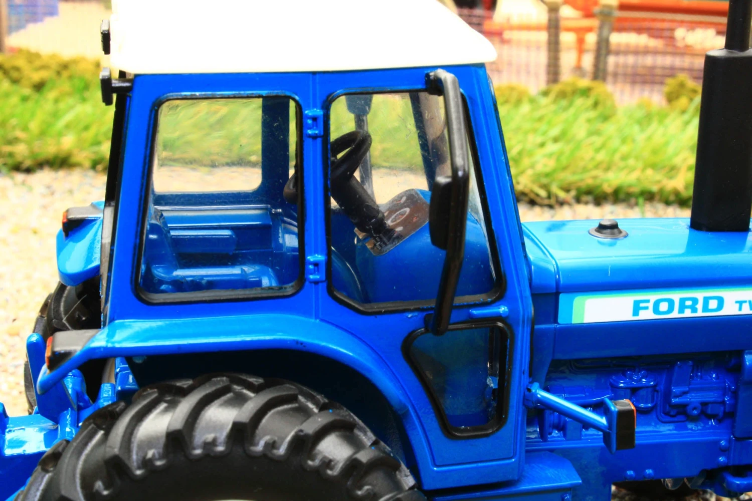 43322 Britains Ford TW20 4WD Tractor 16 43322 Britains Ford TW20 4WD Tractor - Image 14