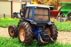 43322(W) Weathered Britains Ford TW20 4WD Tractor NEW! 17 43322(W) Weathered Britains Ford TW20 4WD Tractor NEW! -Britains 43322 W WeatheredBritainsFordTW204WDTractorPic4