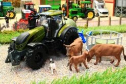 43323 Britains Olive Green Valtra Playset Inc. Bale Lifter And Cow Feeder