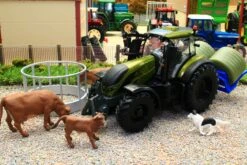 43323 Britains Olive Green Valtra Playset Inc. Bale Lifter And Cow Feeder -Britains 43323BritainsOliveGreenValtraPlaysetinc.BaleLifterandCowFeederNewPic11