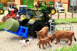 Britains -Britains 43323BritainsOliveGreenValtraPlaysetinc.BaleLifterandCowFeederNewPic2