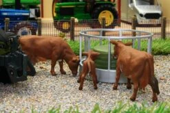 43323 Britains Olive Green Valtra Playset Inc. Bale Lifter And Cow Feeder -Britains 43323BritainsOliveGreenValtraPlaysetinc.BaleLifterandCowFeederNewPic6