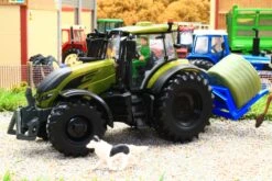 43323 Britains Olive Green Valtra Playset Inc. Bale Lifter And Cow Feeder -Britains 43323BritainsOliveGreenValtraPlaysetinc.BaleLifterandCowFeederNewPic7