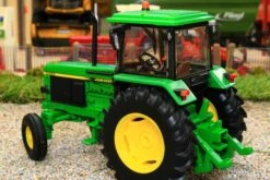 43326 Britains Limited Edition John Deere 3350 2WD Tractor 20 43326 Britains Limited Edition John Deere 3350 2WD Tractor -Britains 43326BritainsLimtedEditionJohnDeere33502WDTractorPic6