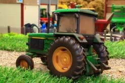 43326(W) Weathered Britains Limited Edition John Deere 3350 2WD Tractor NEW! 31 43326(W) Weathered Britains Limited Edition John Deere 3350 2WD Tractor NEW! -Britains 43326 W WeatheredBritainsLimitedEditionJohnDeere33502WDTractorPic15