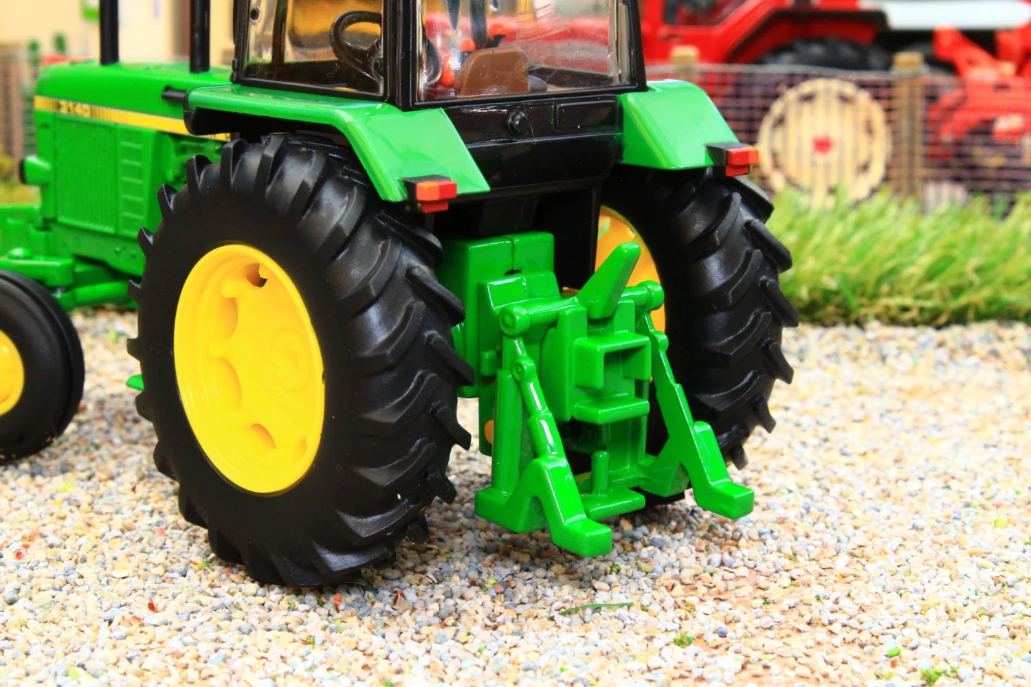 43327 Britains Limited Edition John Deere 3140 2WD Tractor ** 15% Off ** 13 43327 Britains Limited Edition John Deere 3140 2WD Tractor ** 15% Off ** - Image 11
