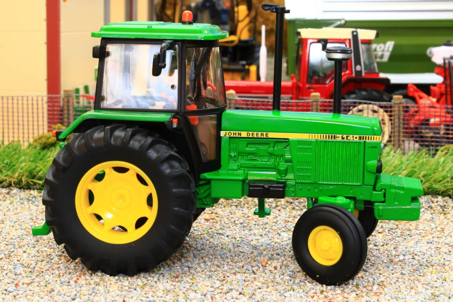 43327 Britains Limited Edition John Deere 3140 2WD Tractor ** 15% Off ** 14 43327 Britains Limited Edition John Deere 3140 2WD Tractor ** 15% Off ** - Image 12