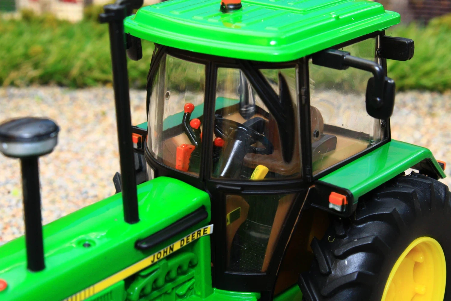 43327 Britains Limited Edition John Deere 3140 2WD Tractor ** 15% Off ** 17 43327 Britains Limited Edition John Deere 3140 2WD Tractor ** 15% Off ** - Image 15