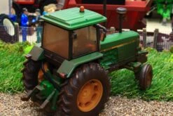 43327(W) Weathered Britains Limited Edition John Deere 3140 2WD Tractor NEW! -Britains 43327 W WeatheredBritainsLimitedEditionJohnDeere31402WDTractorPic11