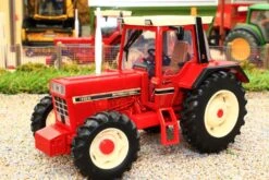 43329 Britains Limited Edition International IH 1056 XL 4WD Tractor -Britains 43329BritainsLimitedEditionInternationalIH1056XL4WDTractorPic4