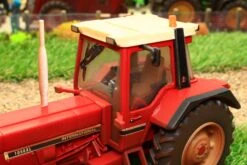 43329(W) Weathered Britains Limited Edition International IH 1056 XL 4WD Tractor NEW! 27 43329(W) Weathered Britains Limited Edition International IH 1056 XL 4WD Tractor NEW! -Britains 43329 W WeatheredBritainsLimitedEditionInternationalIH1056XL4WDTractorPic12