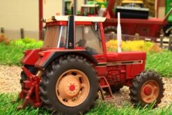43329(W) Weathered Britains Limited Edition International IH 1056 XL 4WD Tractor NEW! 24 43329(W) Weathered Britains Limited Edition International IH 1056 XL 4WD Tractor NEW! -Britains 43329 W WeatheredBritainsLimitedEditionInternationalIH1056XL4WDTractorPic9