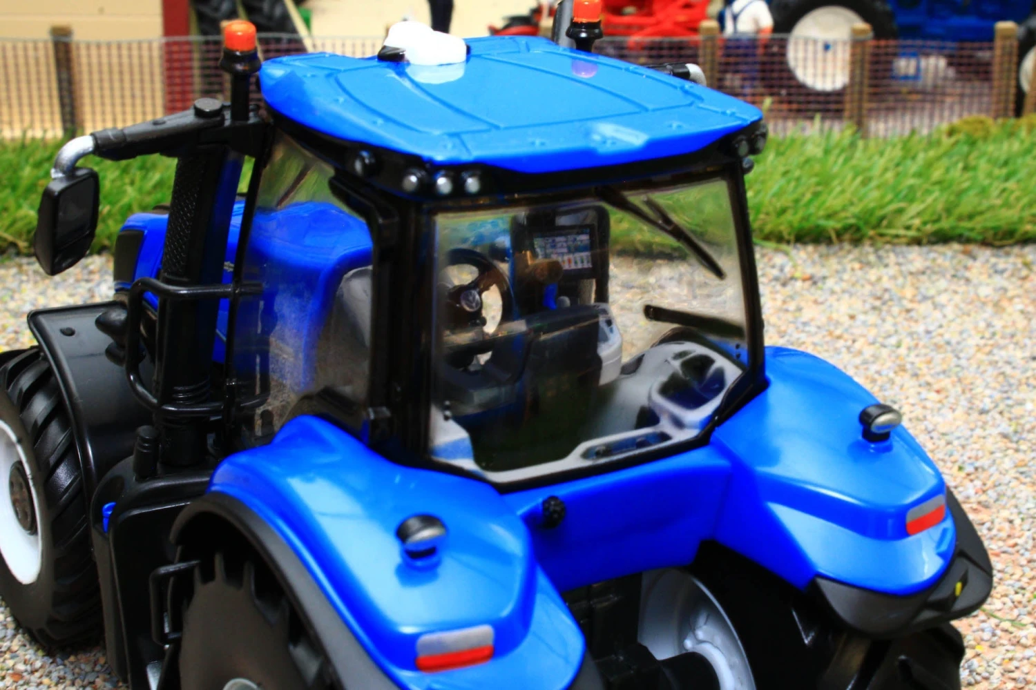 43339 Britains New Holland T8-435 Genesis Tractor 10 43339 Britains New Holland T8-435 Genesis Tractor - Image 8