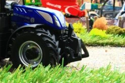 43341 Britains New Holland T7.300 Blue Power 4WD Tractor NEW! -Britains 43341BritainsNewHollandT7.300BluePower4WDTractorPic16