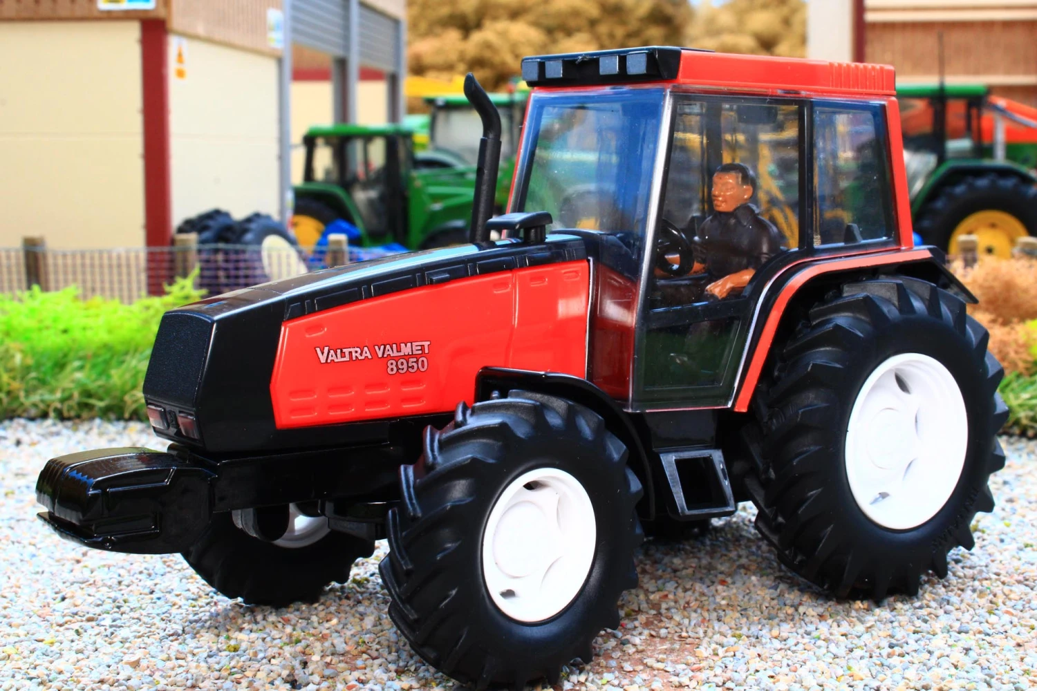 43342 Britains Valtra Valmet 8950 Tractor (Fans' Choice!) 1:32 Scale ** 15% Off ** 3 43342 Britains Valtra Valmet 8950 Tractor (Fans' Choice!) 1:32 Scale ** 15% Off **