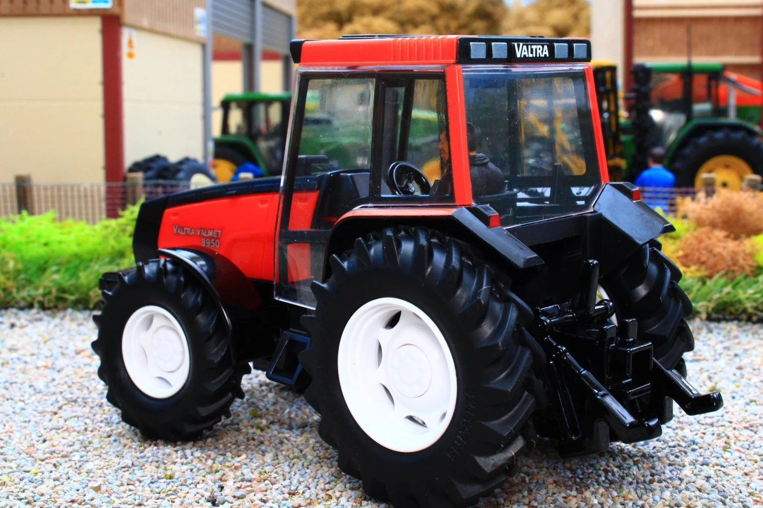 43342 Britains Valtra Valmet 8950 Tractor (Fans' Choice!) 1:32 Scale ** 15% Off ** 7 43342 Britains Valtra Valmet 8950 Tractor (Fans' Choice!) 1:32 Scale ** 15% Off ** - Image 5
