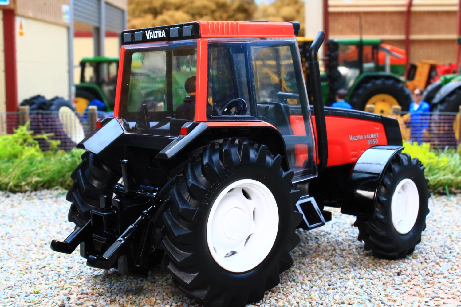 43342 Britains Valtra Valmet 8950 Tractor (Fans' Choice!) 1:32 Scale ** 15% Off ** 8 43342 Britains Valtra Valmet 8950 Tractor (Fans' Choice!) 1:32 Scale ** 15% Off ** - Image 6