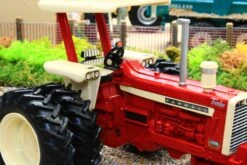 43363 Britains 1:32 Scale IH Farmall 1206 2WD Tractor With Duals Limited Edition Prestige Model -Britains 43363Britains132ScaleIHFarmhall12062WDTractorwithDualsLimitedEditionPrestigeModelPic14