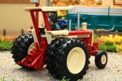 43363 Britains 1:32 Scale IH Farmall 1206 2WD Tractor With Duals Limited Edition Prestige Model -Britains 43363Britains132ScaleIHFarmhall12062WDTractorwithDualsLimitedEditionPrestigeModelPic5