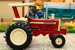 43363 Britains 1:32 Scale IH Farmall 1206 2WD Tractor With Duals Limited Edition Prestige Model -Britains 43363Britains132ScaleIHFarmhall12062WDTractorwithDualsLimitedEditionPrestigeModelPic6