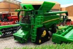 45674 Britains 'Prestige Collection' John Deere S780 Tracked Combine Harvester