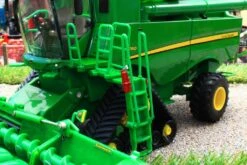 45674 Britains 'Prestige Collection' John Deere S780 Tracked Combine Harvester -Britains 45674BritainsJohnDeereS780TrackedCombineHarvesterIMAGE13