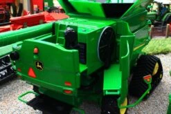 45674 Britains 'Prestige Collection' John Deere S780 Tracked Combine Harvester -Britains 45674BritainsJohnDeereS780TrackedCombineHarvesterIMAGE6