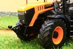 43225 Britains JCB 8330 Fastrac Tractor 15 43225 Britains JCB 8330 Fastrac Tractor -Britains B43206 BRITAINS JCB FASTRAC 8330 TRACTOR PIC 3