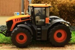 43225(w) WEATHERED BRITAINS JCB FASTRAC 8330 TRACTOR -Britains B43206 WEATHERED BRITAINS JCB FASTRAC 8330 TRACTOR PIC 10 802