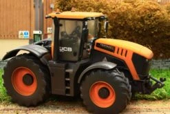 43225(w) WEATHERED BRITAINS JCB FASTRAC 8330 TRACTOR -Britains B43206 WEATHERED BRITAINS JCB FASTRAC 8330 TRACTOR PIC 1 181