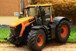 43225(w) WEATHERED BRITAINS JCB FASTRAC 8330 TRACTOR -Britains B43206 WEATHERED BRITAINS JCB FASTRAC 8330 TRACTOR PIC 2 979