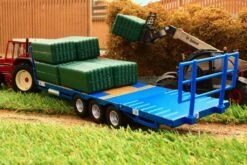 43218 Britains Kane Triple-Axle Bale Trailer With 7 X Bales