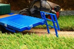 43218 Britains Kane Triple-Axle Bale Trailer With 7 X Bales -Britains B43218 BRITAINS KANE BALE TRAILER WITH BALES PIC 7