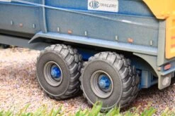 42701A1(w) Weathered Britains Kane 16T Grain Trailer Trailer (Dusty Effect) 15 42701A1(w) Weathered Britains Kane 16T Grain Trailer Trailer (Dusty Effect) -Britains W42701A1WeatheredBritainsKane16TGrainTrailerTrailerDustyEffectPic3